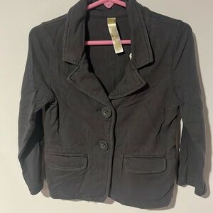 Dark grey Cherokee brand.